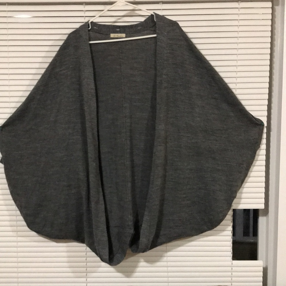 Vintage La Florentino Gray Cape with removable Faux Fox fur collar - Picture 3 of 6